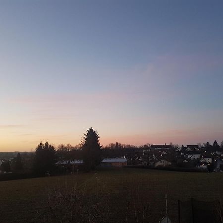 50 Quadratmeter abgeschlossene Wohnung mit Panoramablick Pfaffenhofen an der Ilm Exterior foto